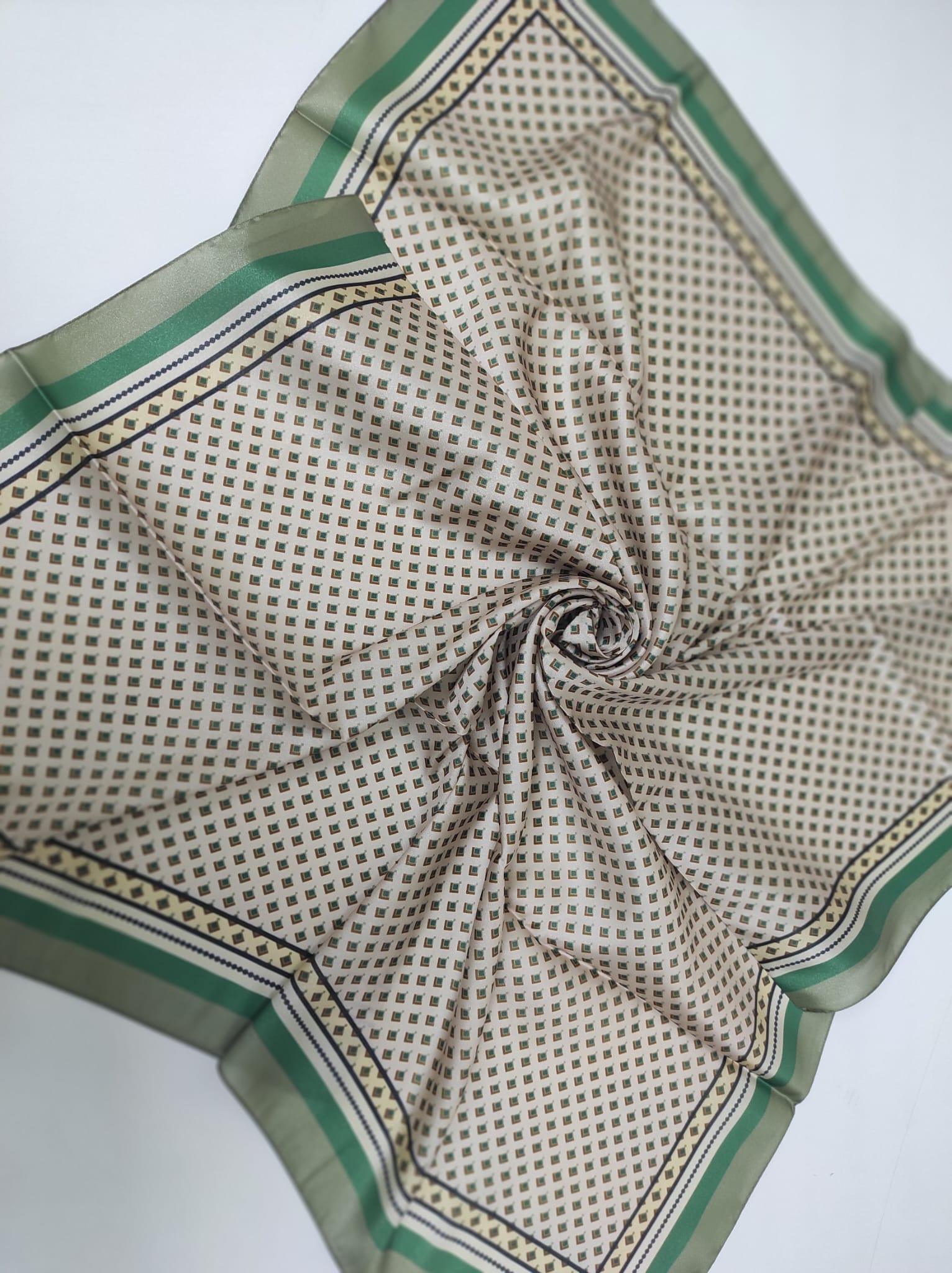 Picasso Eşarp DG-100 3212