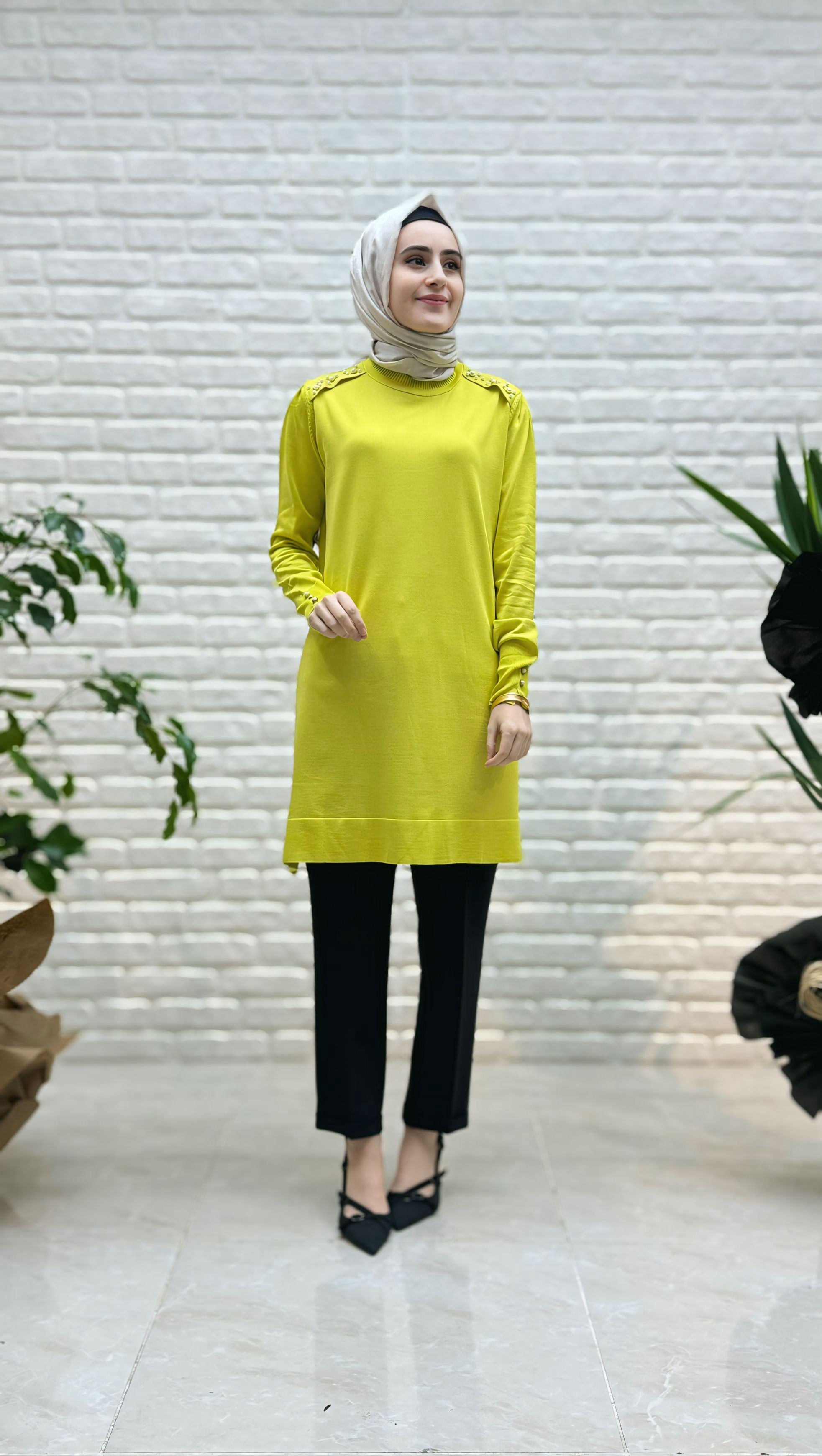 Beranisa Omzu İncili Soğuk Triko 3840