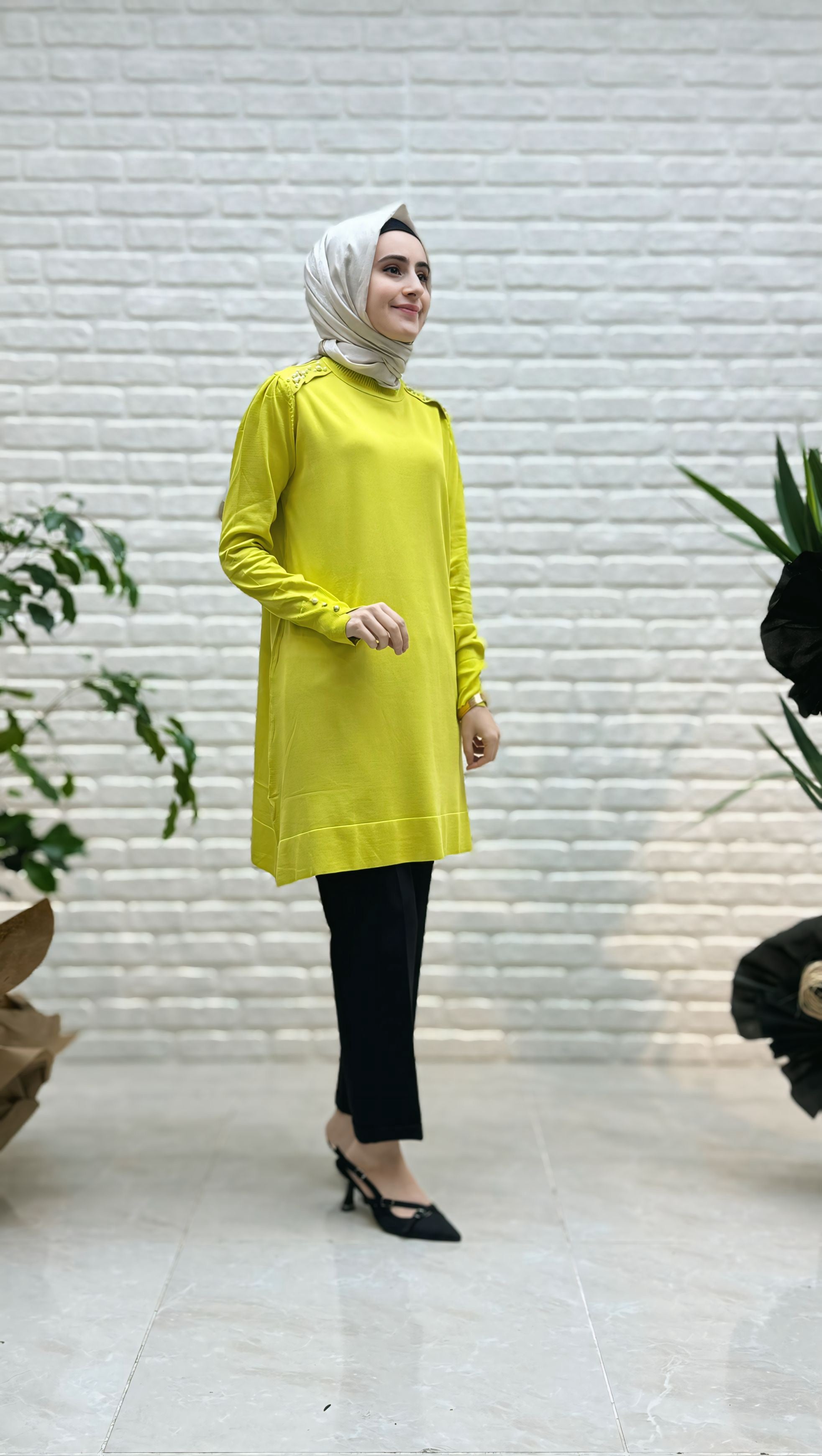 Beranisa Omzu İncili Soğuk Triko 3840