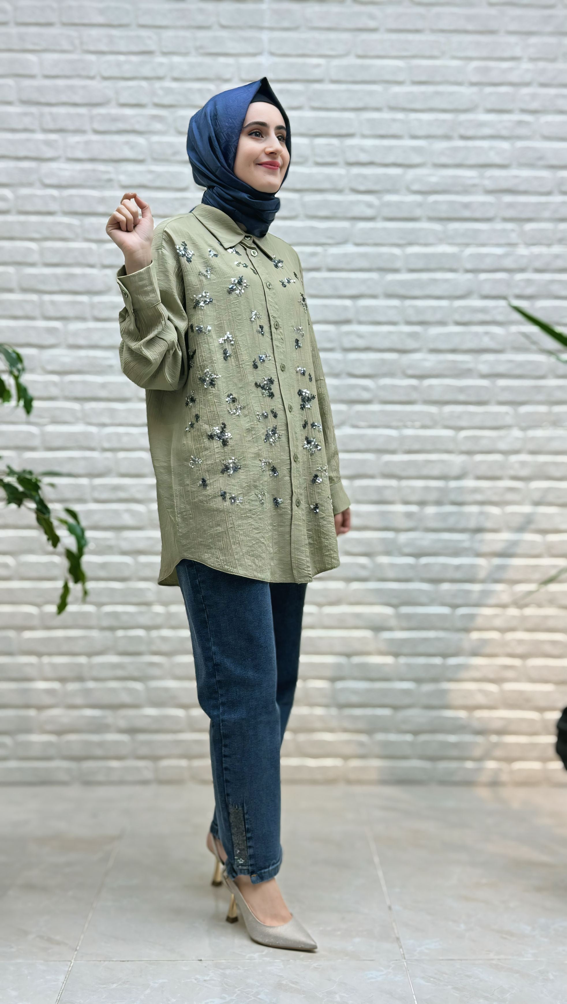 Ayşe Akay Taş İşlemeli Likralı Kot Pantolon