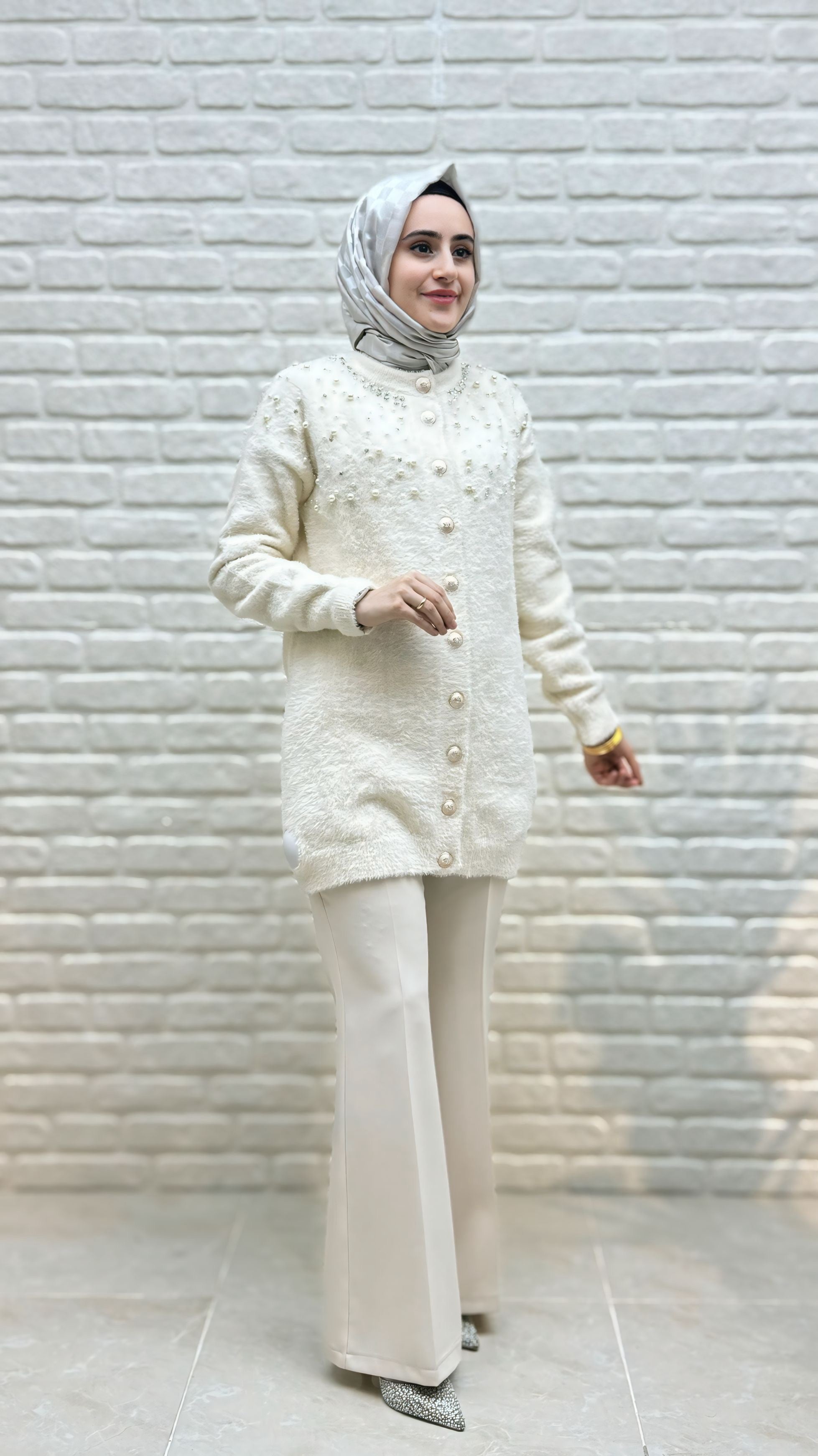 Nefise Taşlı Hırka 7585