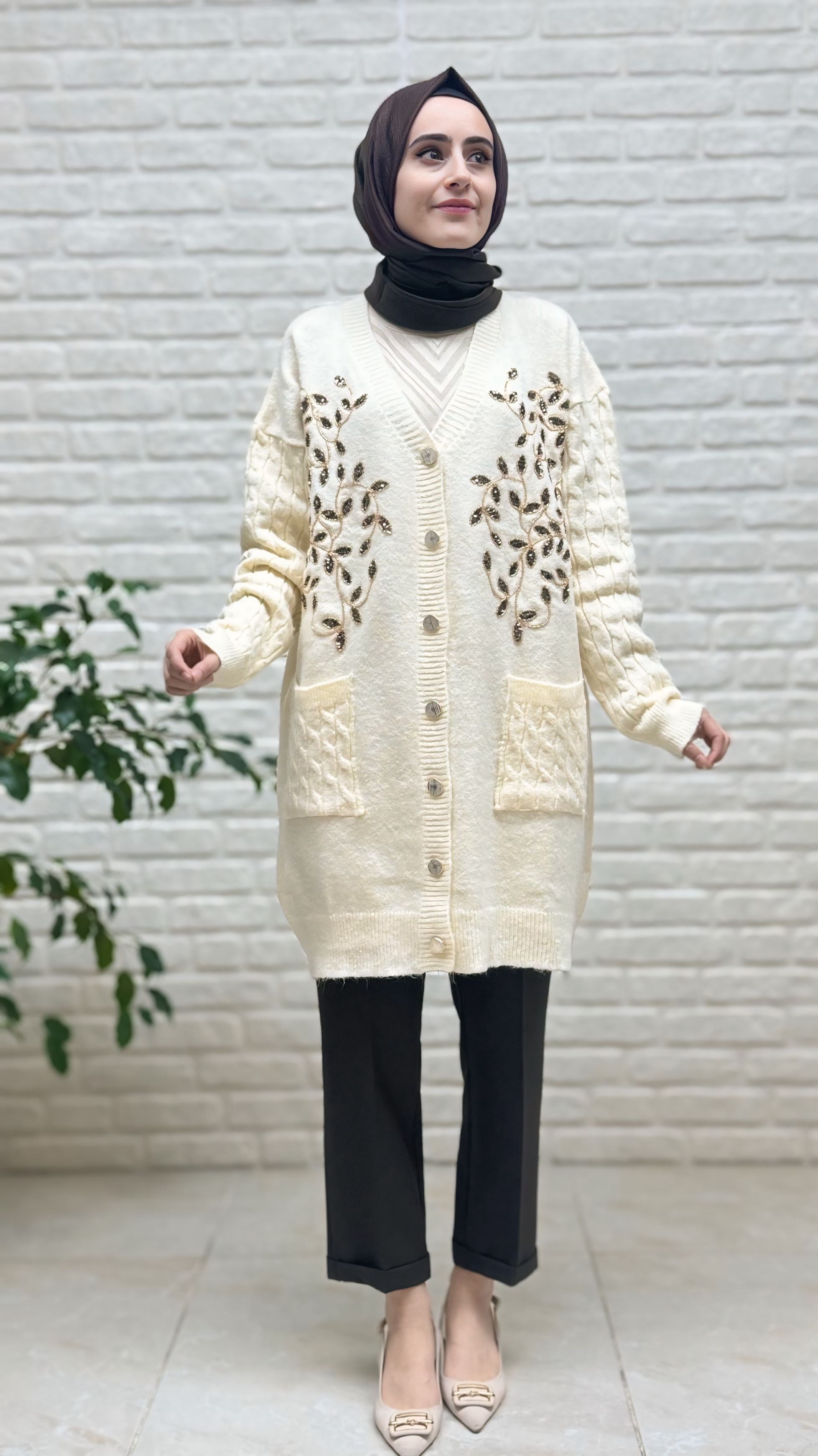 Gülseli Triko Nakışlı Hırka 250727