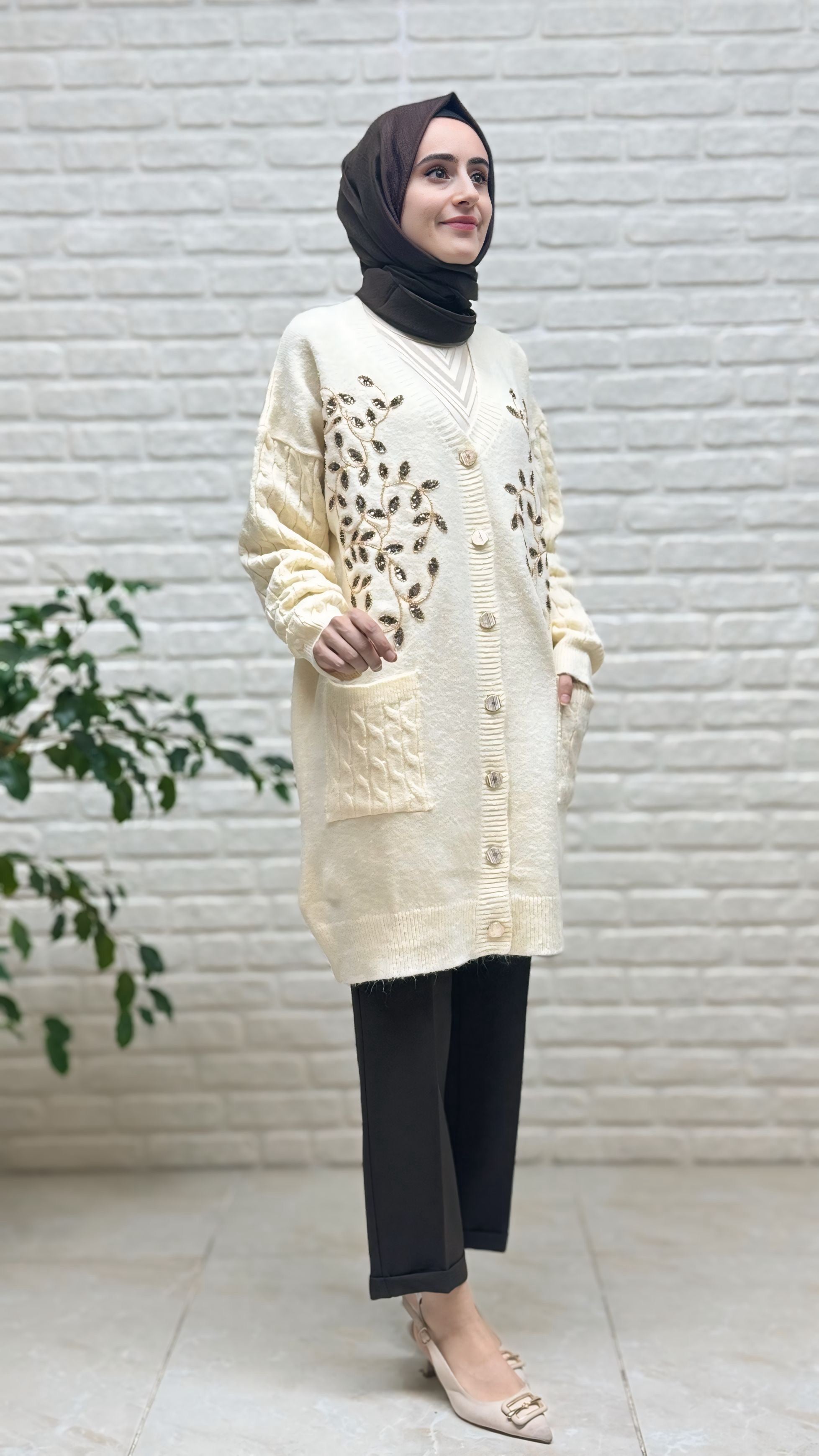 Gülseli Triko Nakışlı Hırka 250727