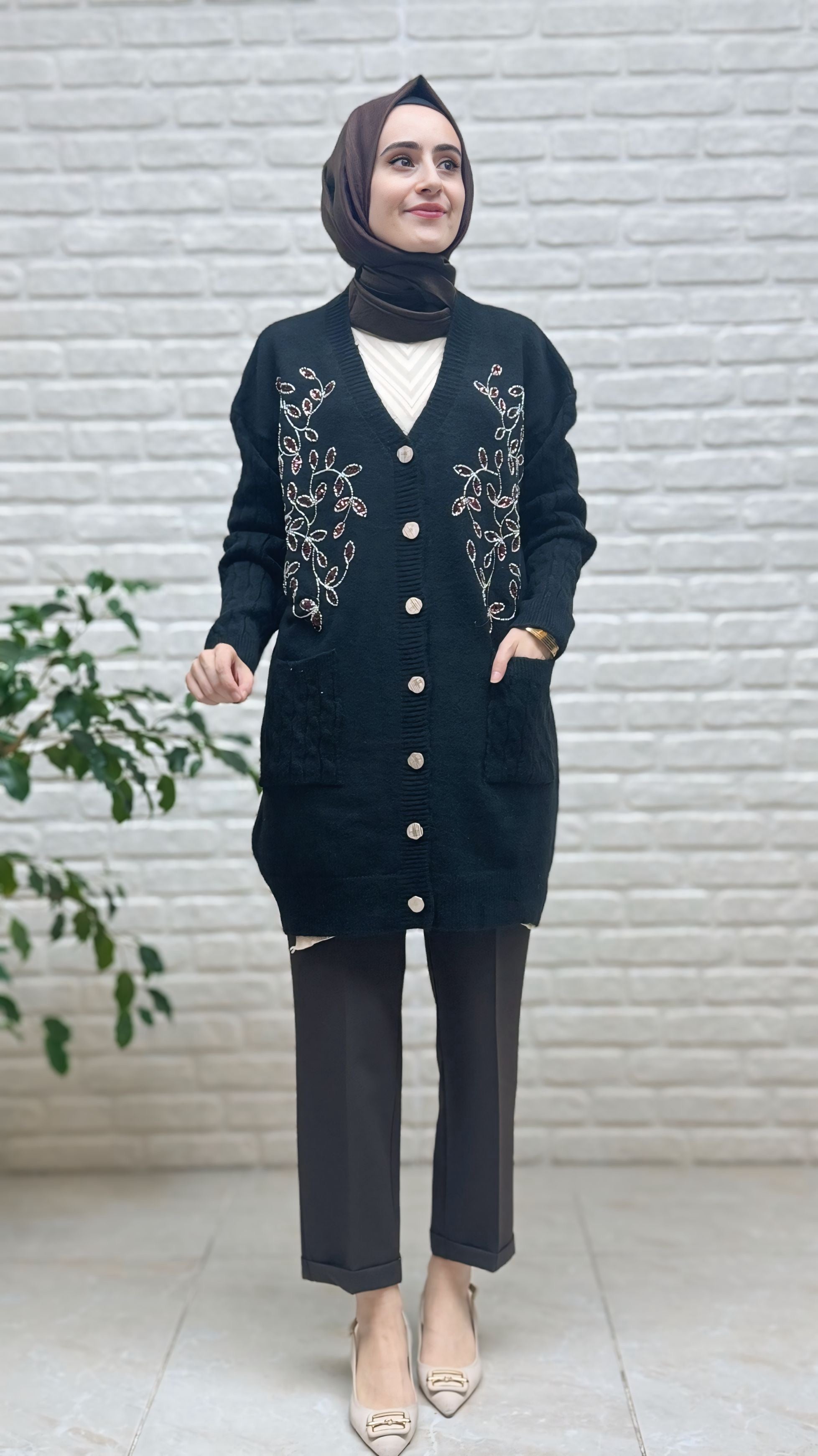 Gülseli Triko Nakışlı Hırka 250727