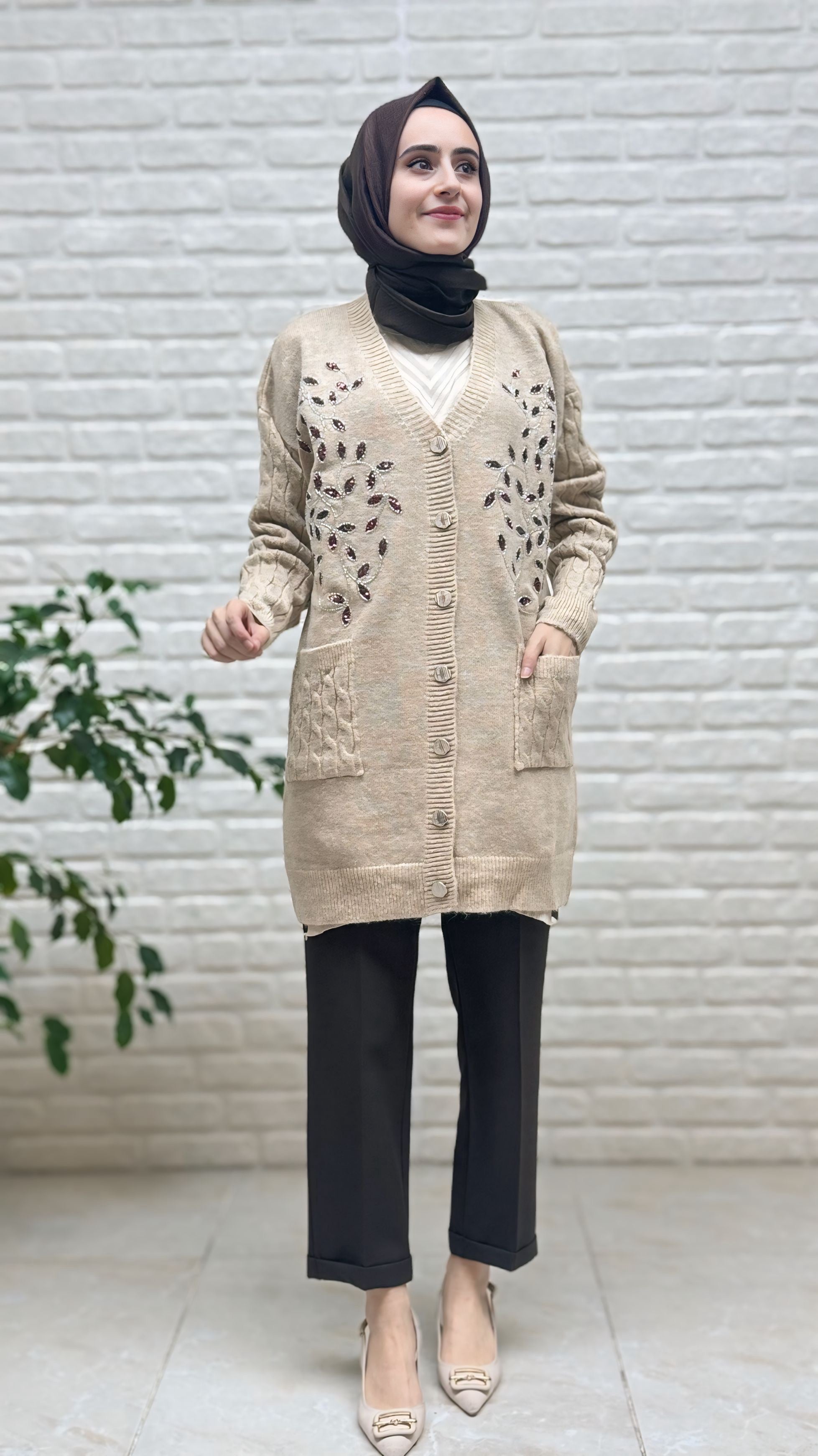 Gülseli Triko Nakışlı Hırka 250727