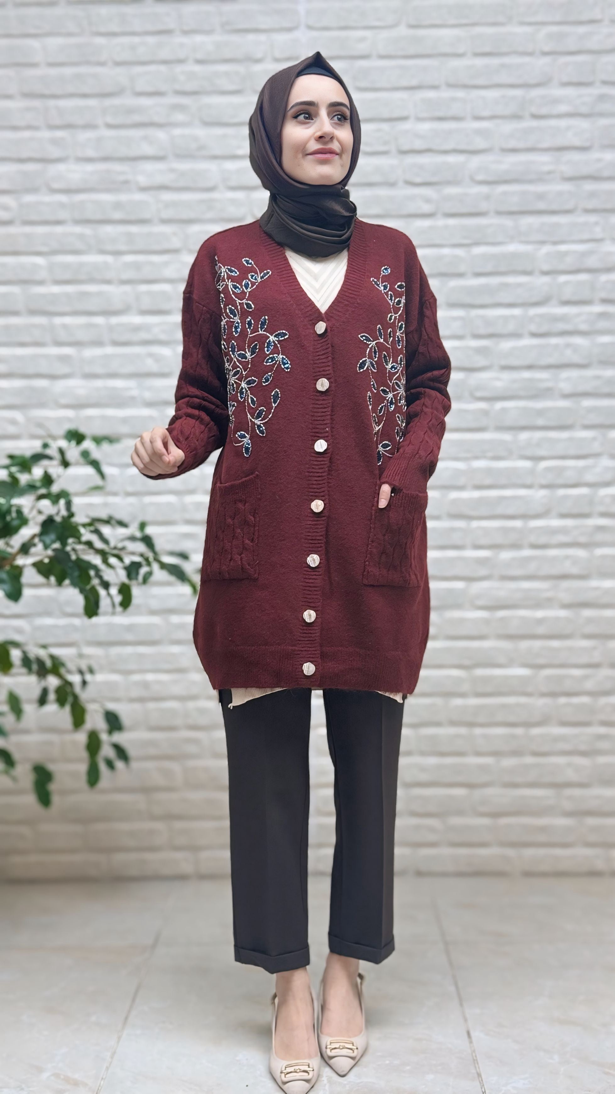 Gülseli Triko Nakışlı Hırka 250727