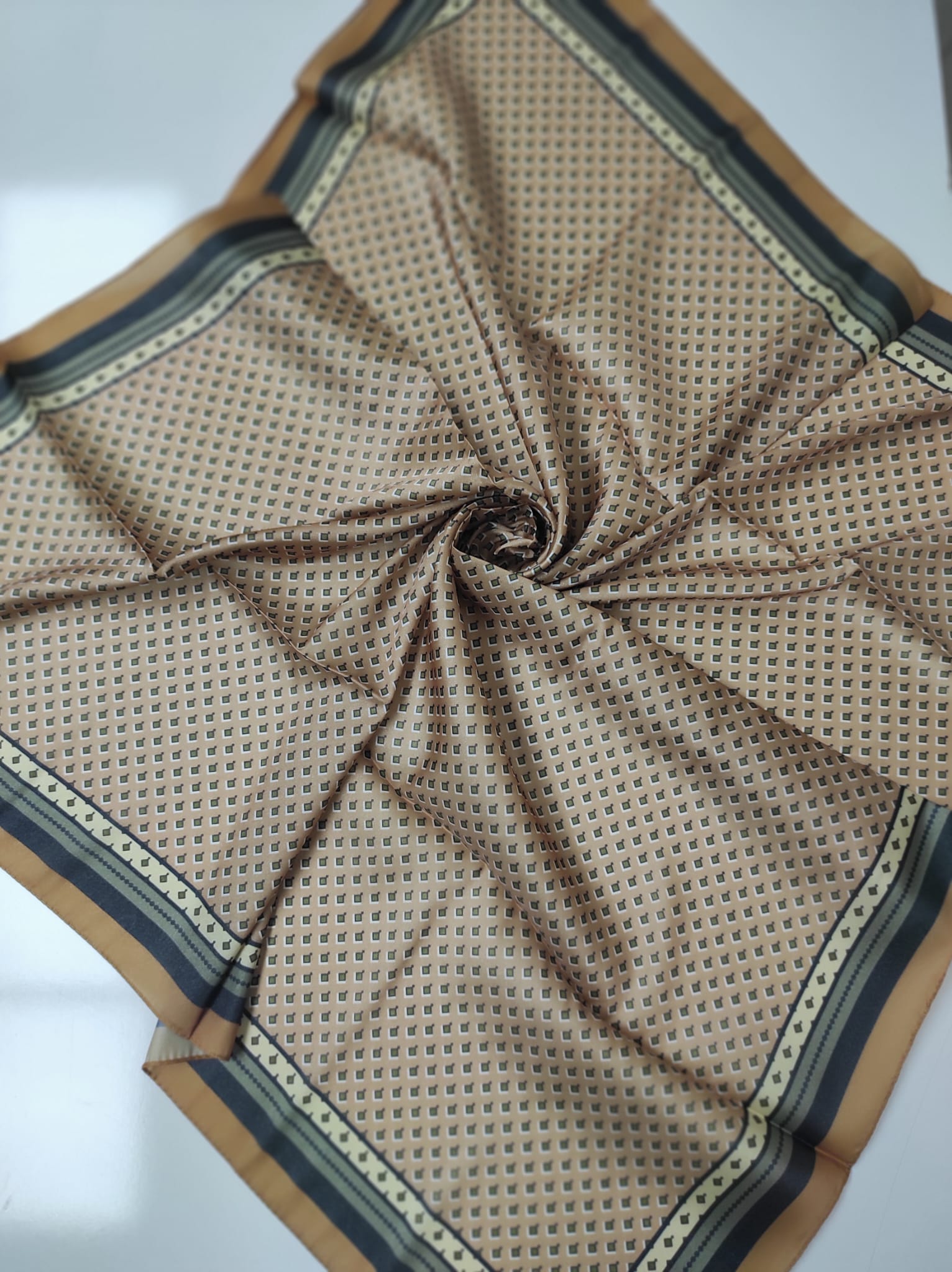 Picasso Eşarp DG-100 3212