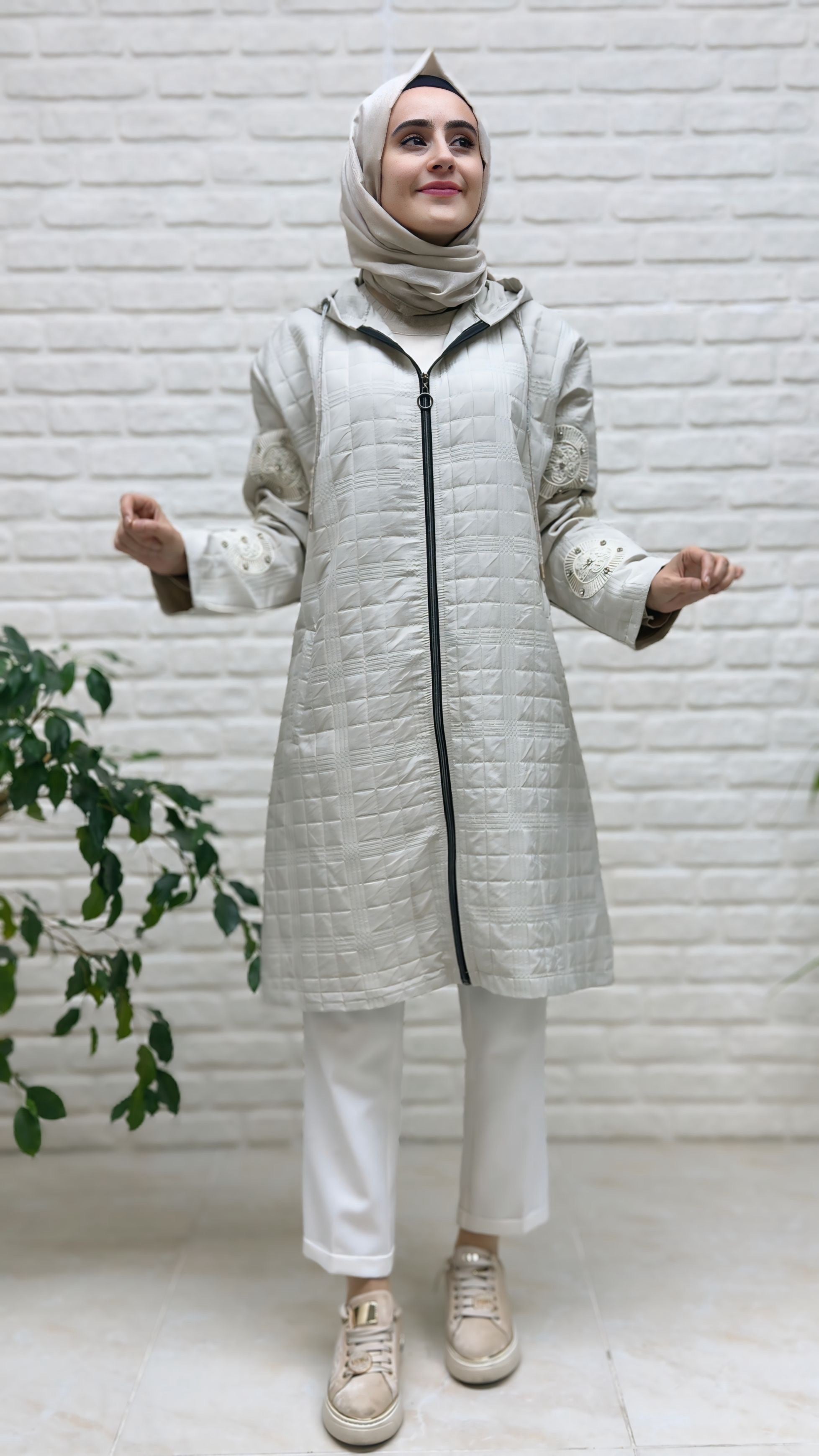 Beranisa Taş İşlemeli Kapitone Kap 3980