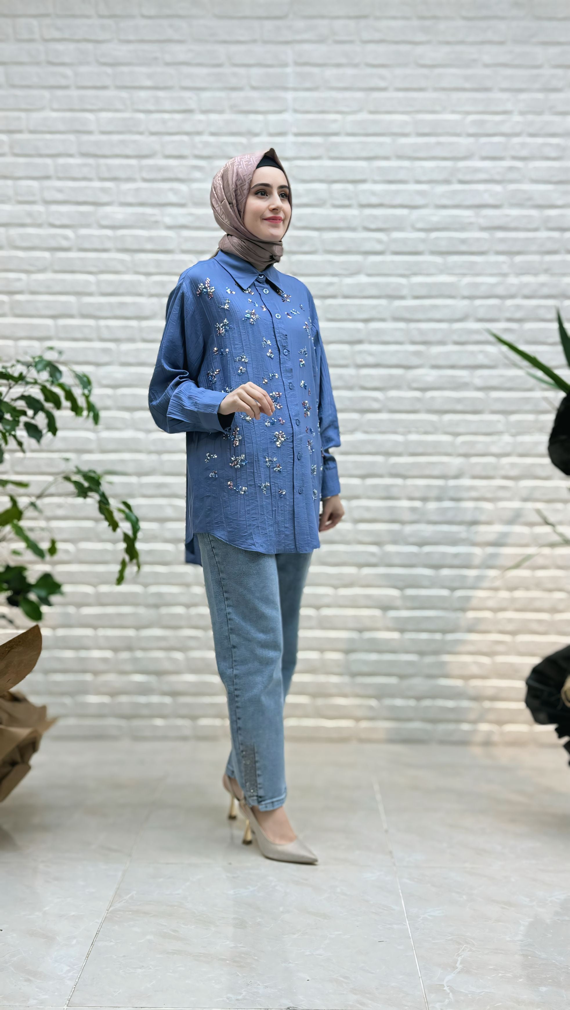 Ayşe Akay Taş İşlemeli Likralı Kot Pantolon