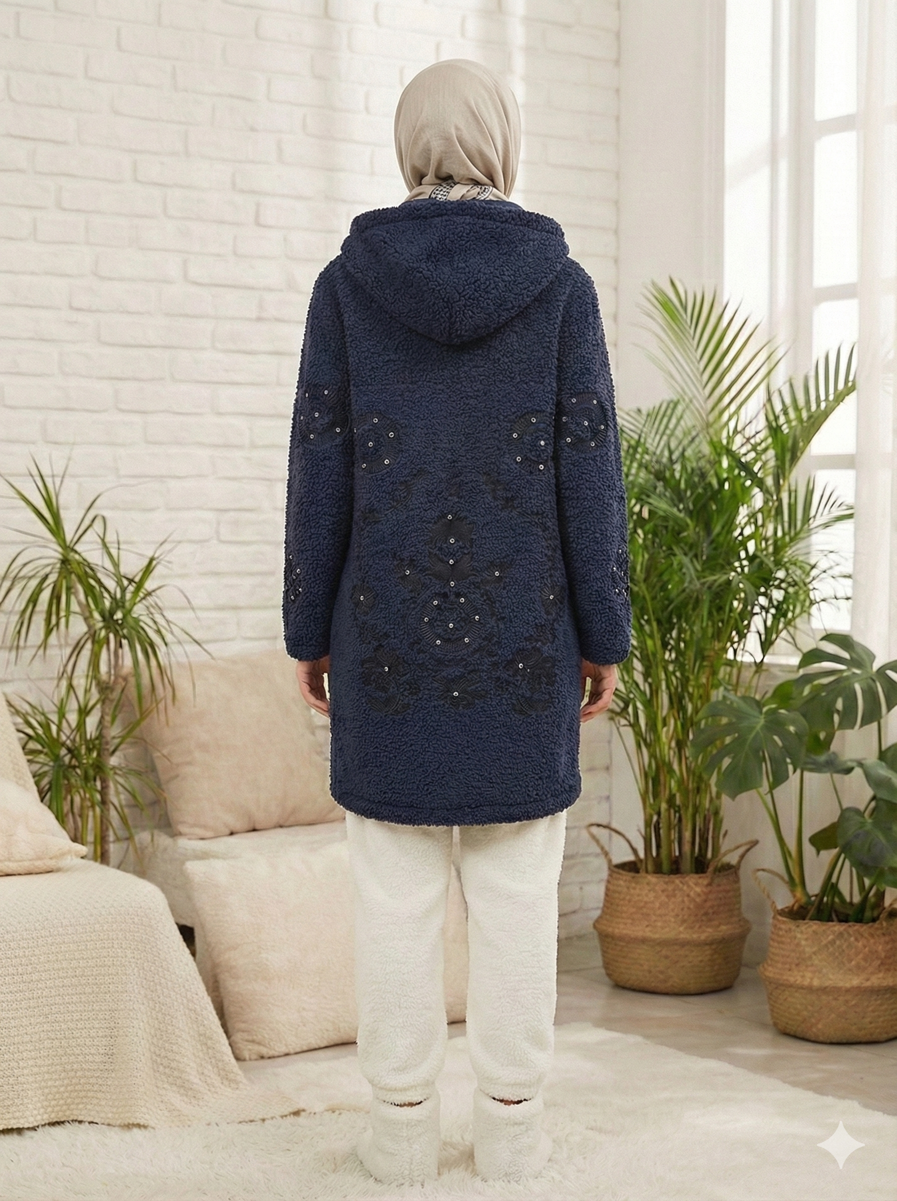 Beranisa Arkası Taş İşlemeli Kuzu Kap 3979