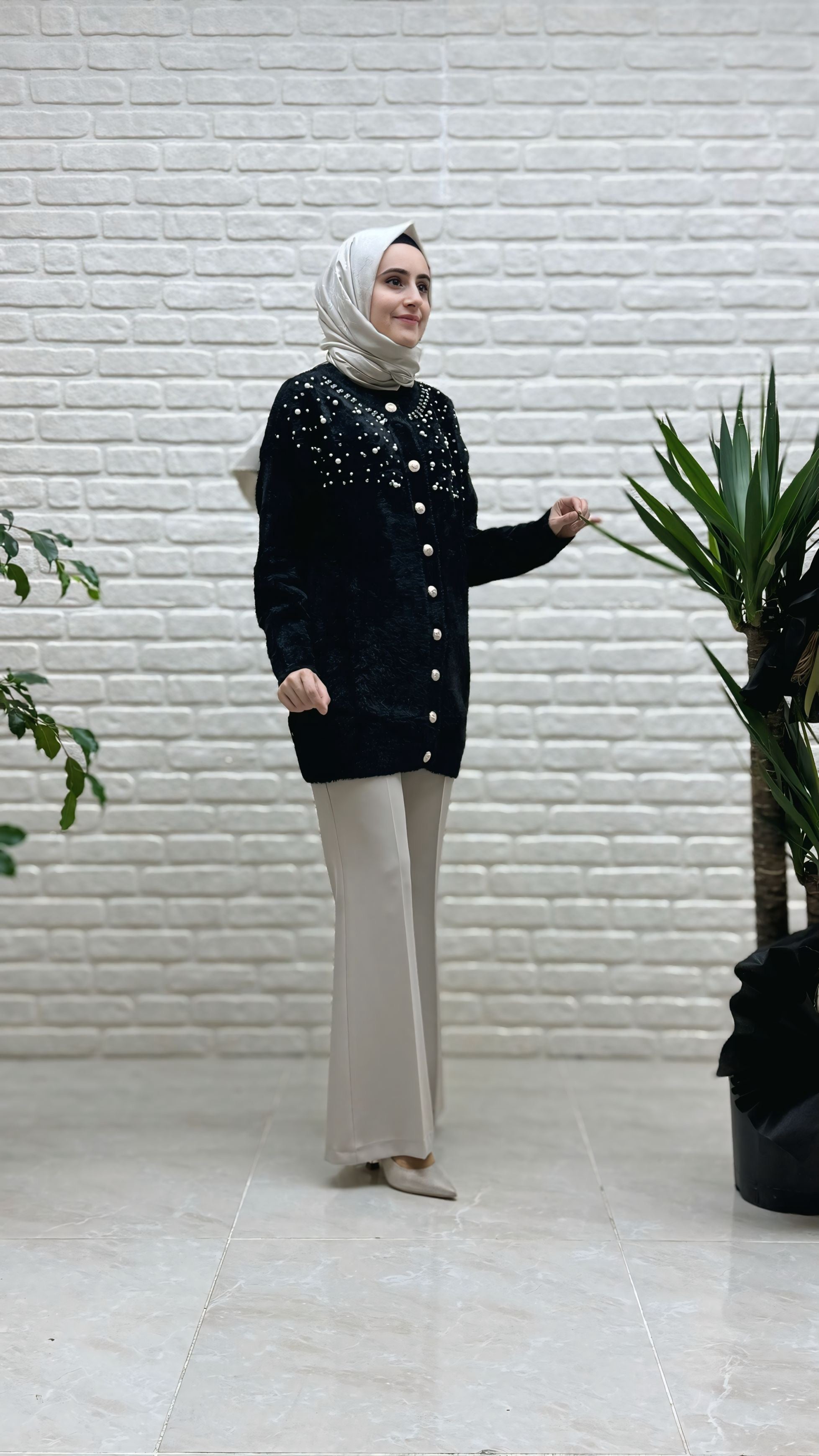 Nefise Taşlı Hırka 7585