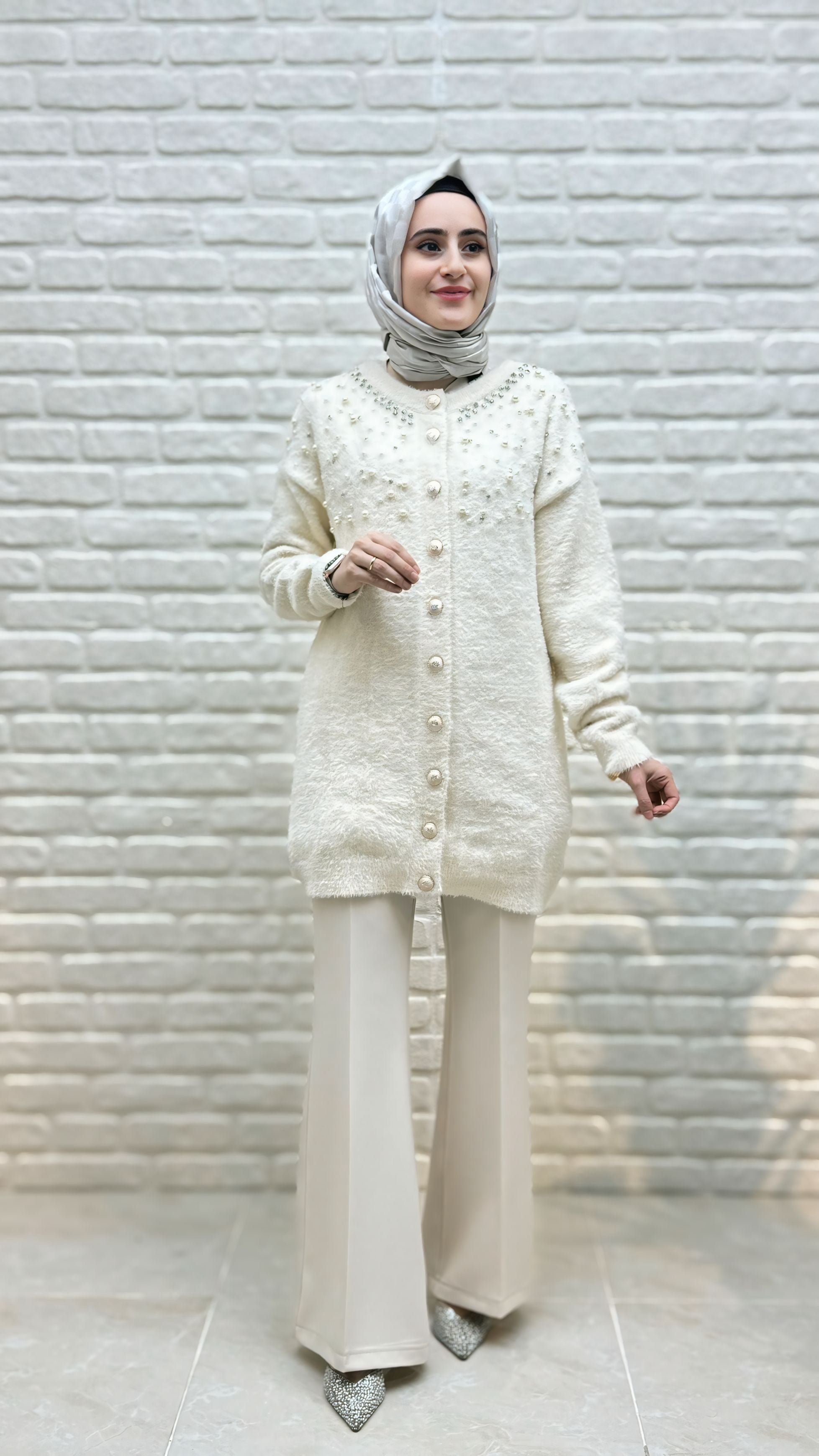 Nefise Taşlı Hırka 7585