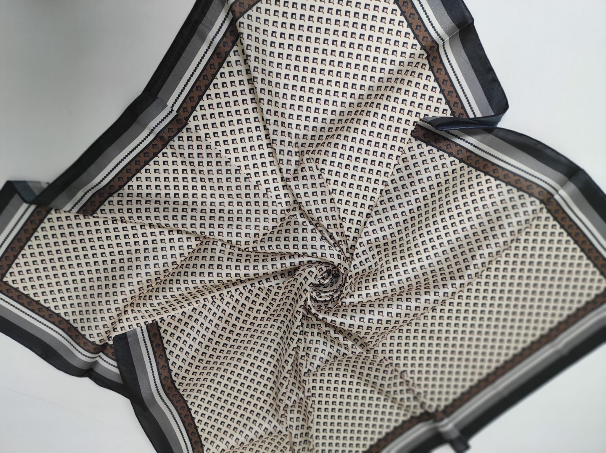 Picasso Eşarp DG-100 3212