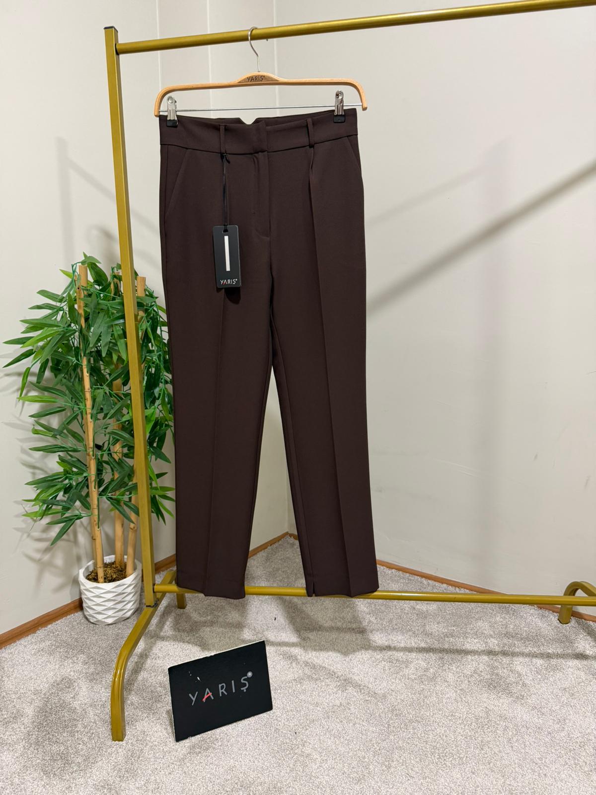 Yarış Yırtmaç Detaylı Dar Paça Pantolon 3346