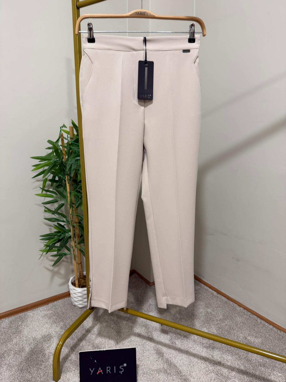 Yarış  Düğme Detaylı Dar Paça Pantolon 3344