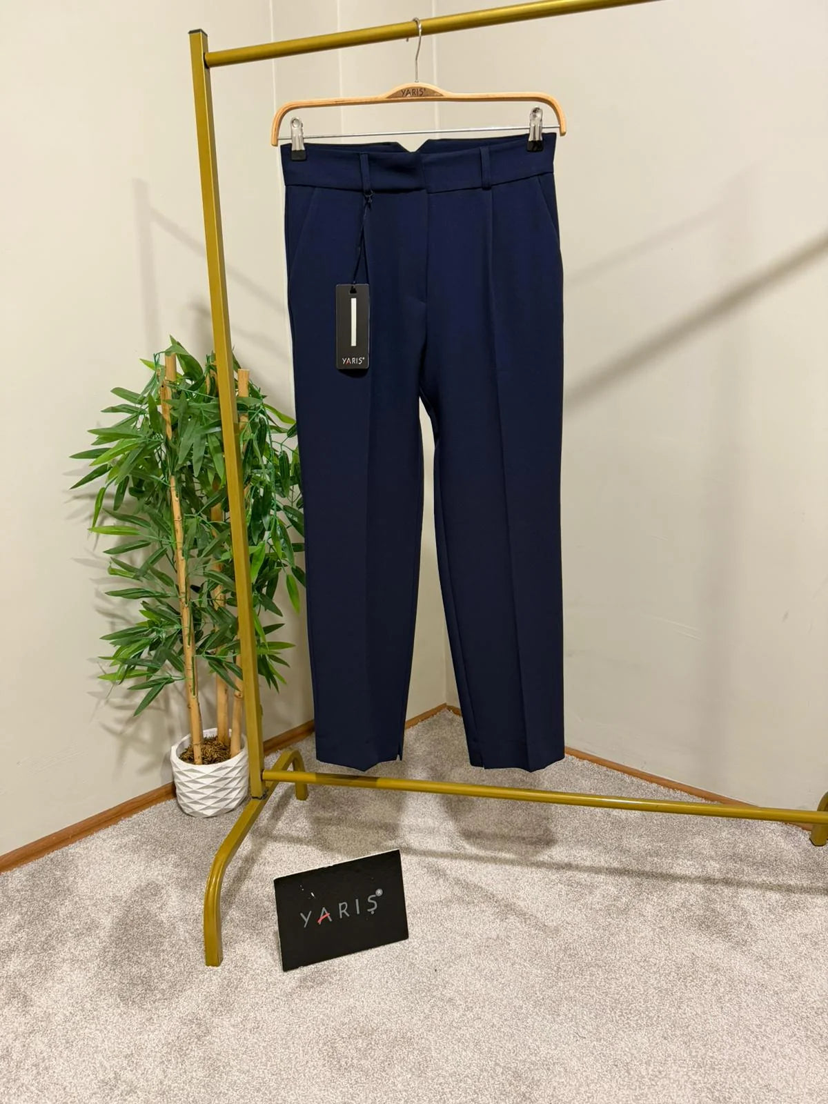 Yarış Yırtmaç Detaylı Dar Paça Pantolon 3346